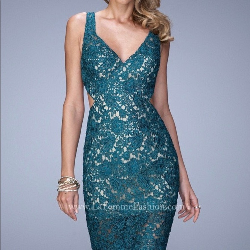 La Femme Lace V-neck cocktail dress